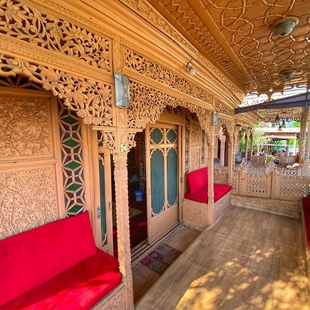 Nazneen Group Of Houseboats ศรีนาการ์ ภายนอก รูปภาพ
