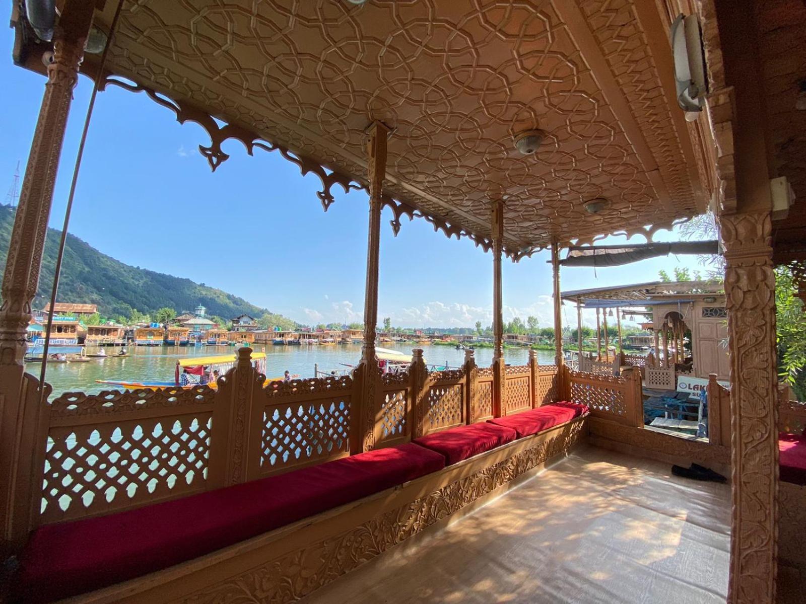Nazneen Group Of Houseboats ศรีนาการ์ ภายนอก รูปภาพ